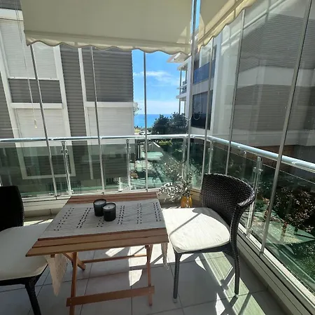 Daire Seaview 2br 2ba In Lara Cliffs Antalya