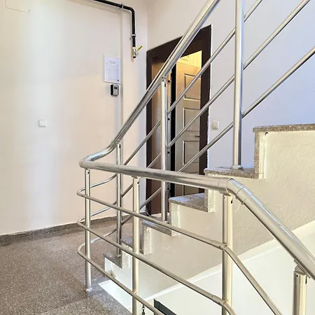 Daire Seaview 2br 2ba In Lara Cliffs Antalya