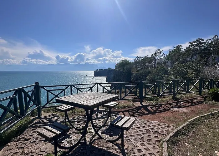 Seaview 2br 2ba In Lara Cliffs *